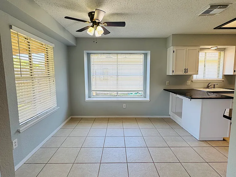 214 Portsmouth Dr — Photo 20