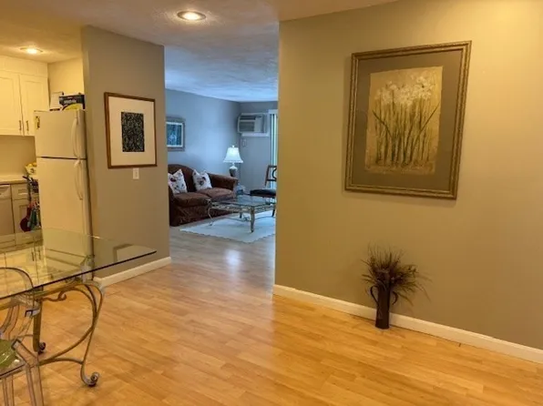 15 Davis Rd APT B14, Acton, MA 01720