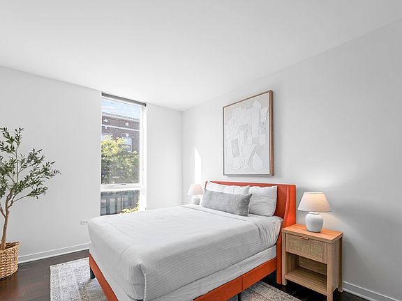4th image of 1246 W Devon Ave APT 35