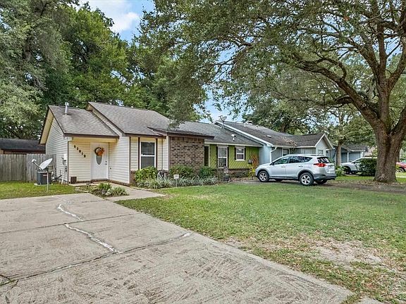 3rd image of 6201 Forest Pines Dr APT B
