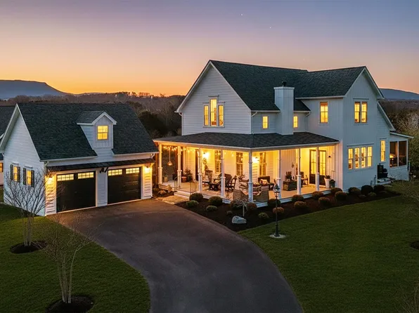 10 Cora Ln, Lexington, VA 24450