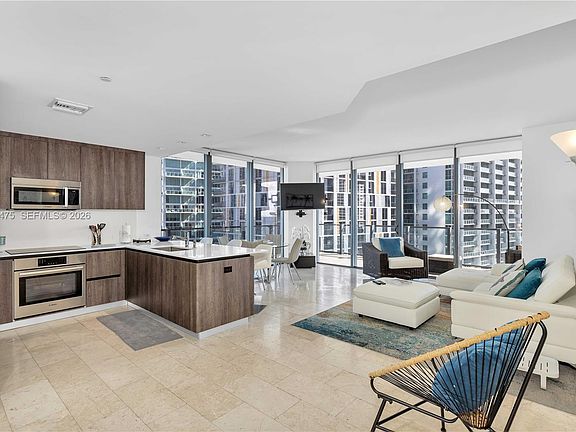 3rd image of 68 SE 6th St #1611
