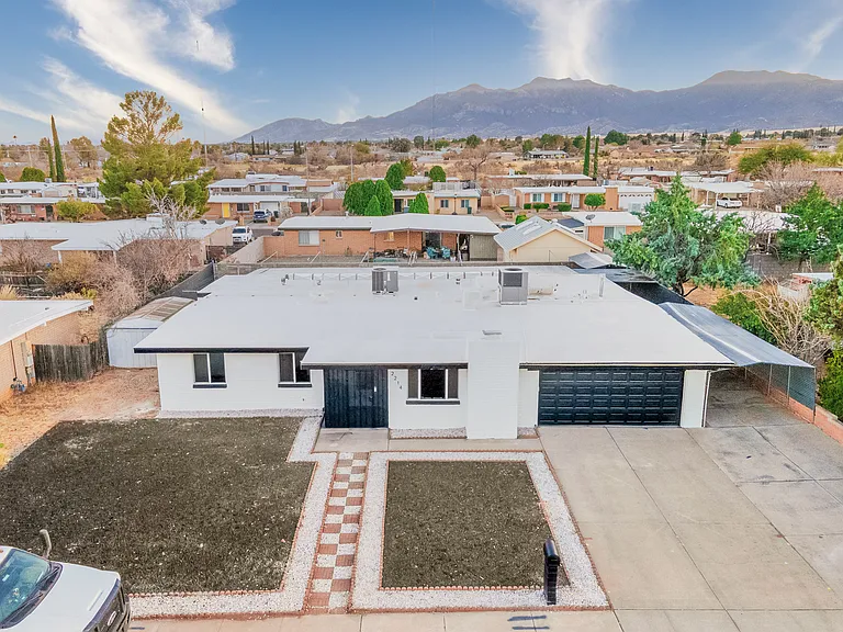 2214 Santa Rosa Dr — Photo 32