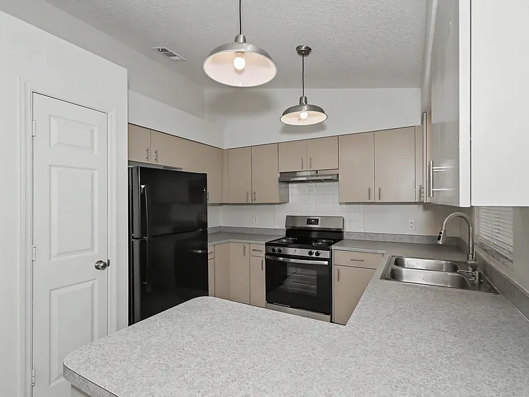 231 Oak Ln — Photo 10