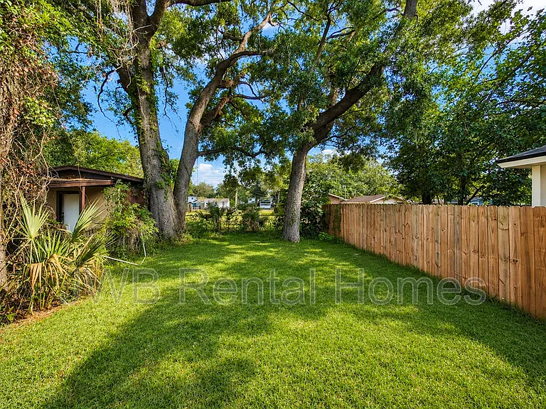 9075 Eaton Ave — Photo 10