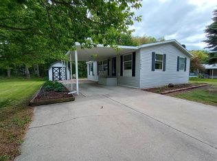 11079 Armstrong Dr S, Saginaw, MI 48609