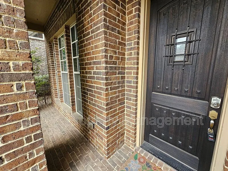 Building Photo - 988 Shadyside Ln