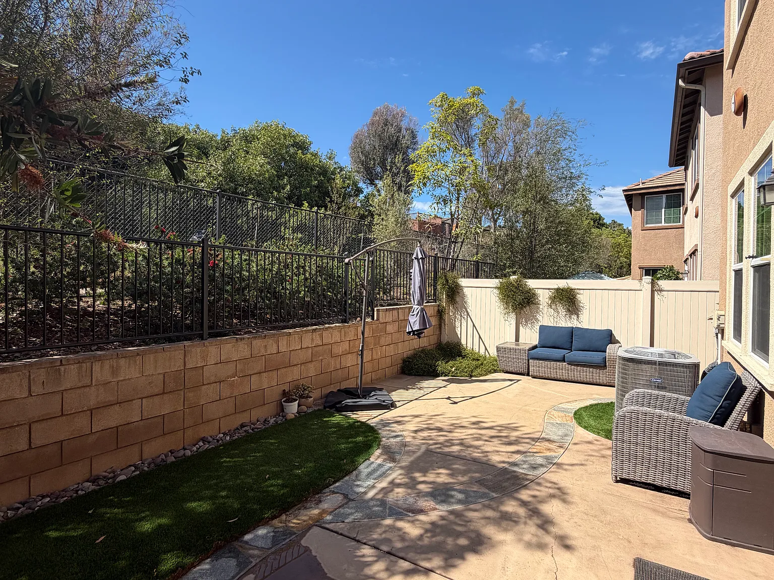 3 bed, 2.5 bath, 2000 sqft, $4,600 — Photo 2