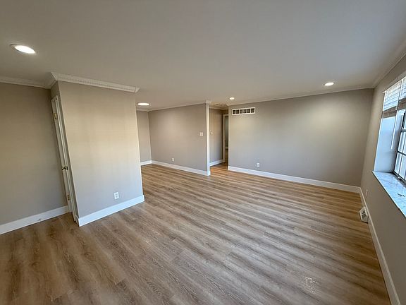 2nd image of 715 Lepere Ave APT D