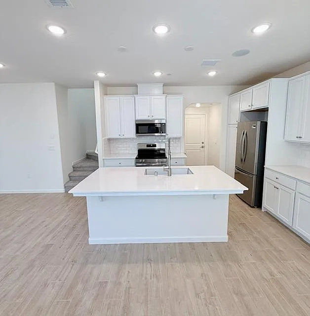 3 bed, 1412 sqft, $2,500 — Photo 4