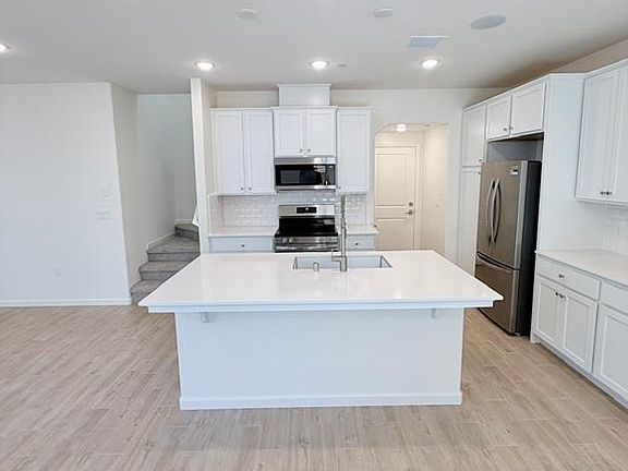 4th image of 1509 Vintage Ave