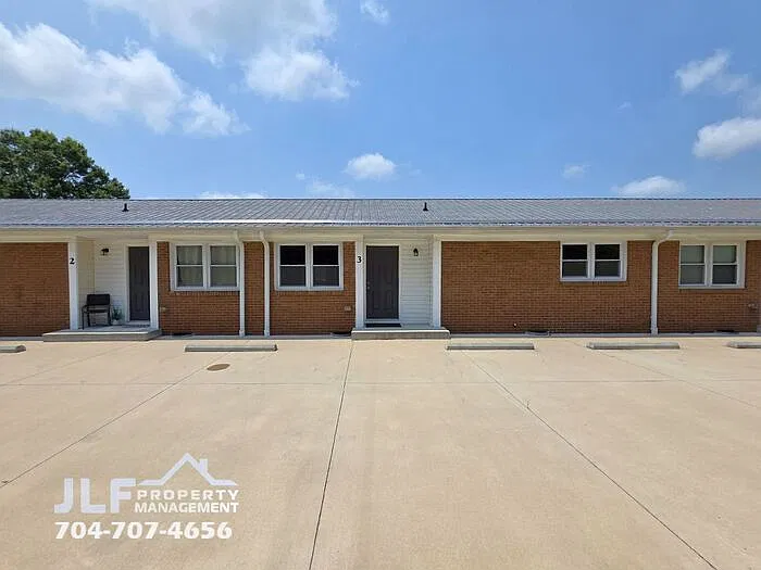 2 bed, 1.0 bath, 850 sqft, $1,150 — Photo 2