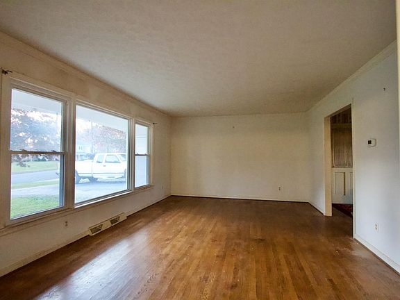 2nd image of 5321 Hickory Hill Dr
