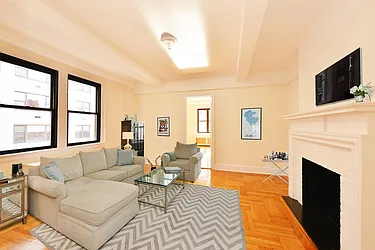 Rented by Siderow Residential Group
