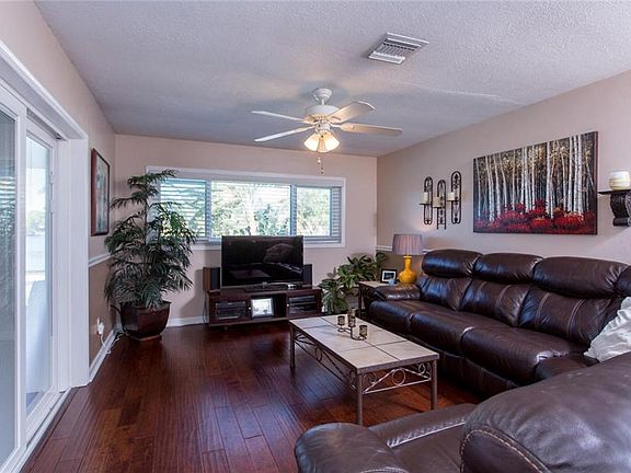 5th image of 6106 Tanglewood Dr NE