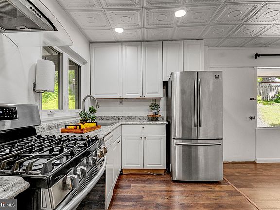 4th image of 6323 Howe Pl