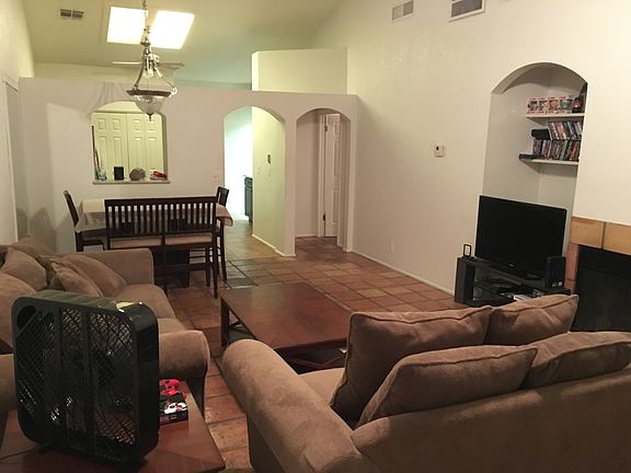 5th image of 836 E Linda Ln