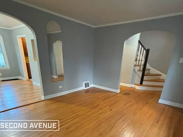 8925 S Laflin St — Photo 2