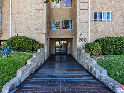 200 S Reno St APT 302, Los Angeles, CA, 90057