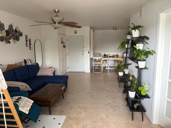 2880 N Oakland Forest Dr, Fort Lauderdale, FL