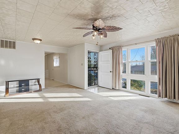 4th image of 411 Eastview Dr