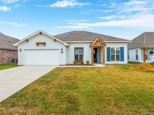 1043 Michelle Dr, Sulphur, LA 70663