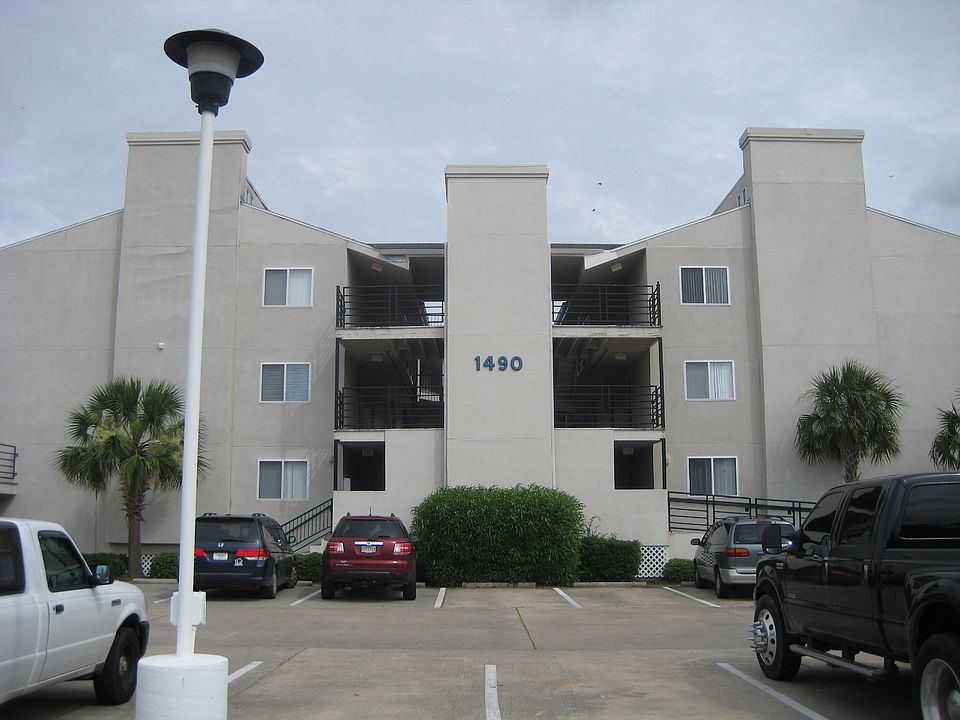 1st image of 1490 Harbor Dr Unit 106