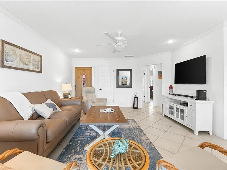6708 Sarasea Cir #202 — Photo 8