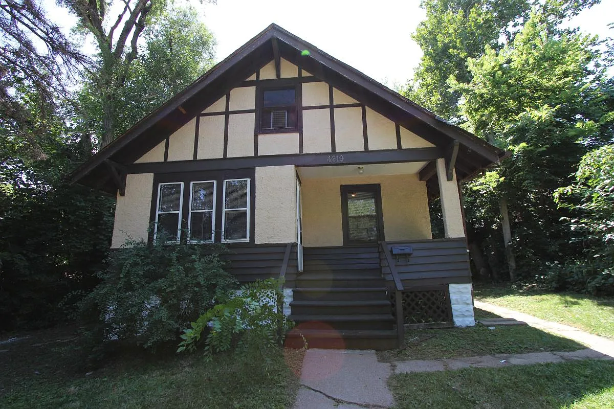 4 bed, 1450 sqft, $1,785 — Photo 2