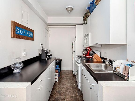 4th image of 51 5th Ave APT 2E