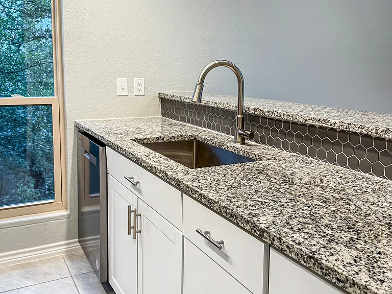 801 Grassy Knl #A — Photo 11