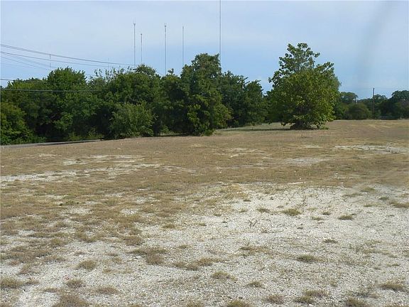 4th image of 1200 S Cedar Hill Rd