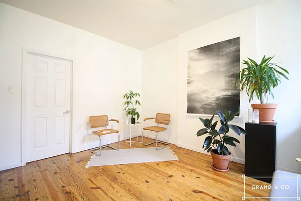 Rented by Grand & Co. | media 13