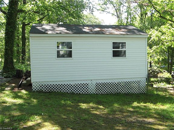2nd image of 2820 Robin Hood Dr