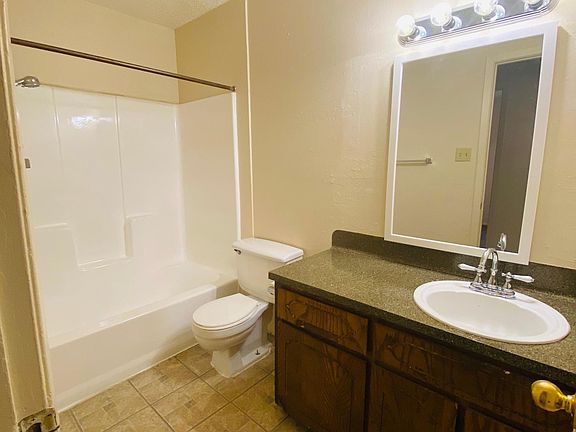 2nd image of 104 Pinebrook Pl #C