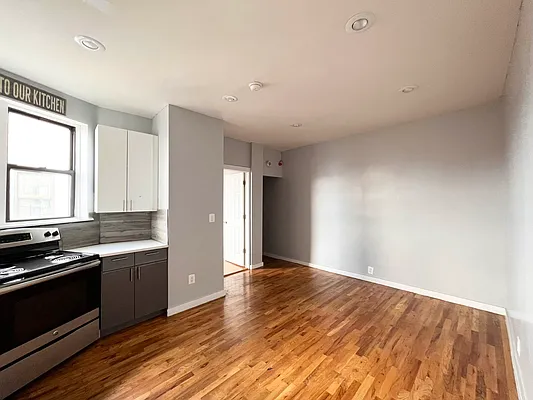 Rented by Premier One Realty LLC | media 14