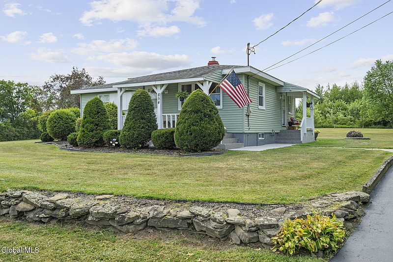 2nd image of 854 Queen Anne Road