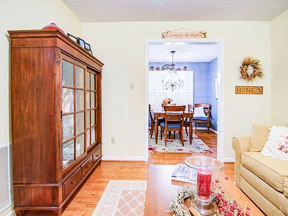 5th image of 122 Abby Ct Lot 4