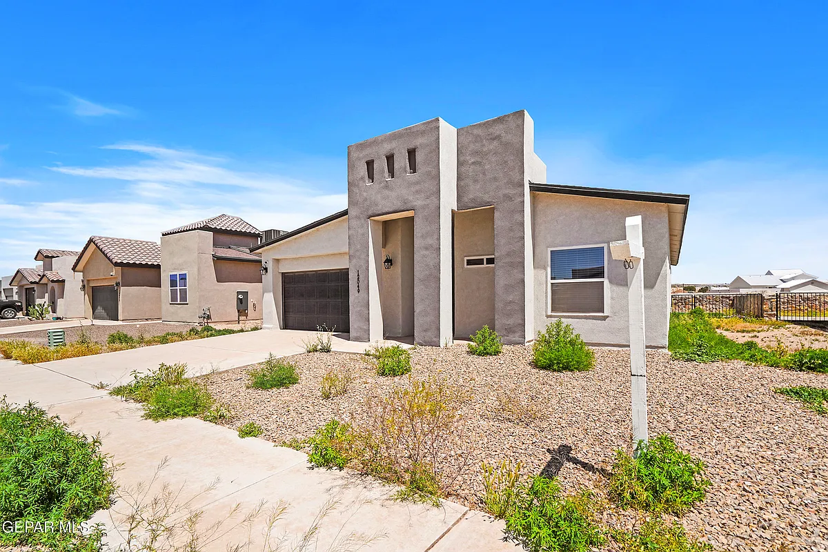 Building Photo - 12049 Hidden Gardens Pl