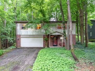 2727 Kensington Dr, Kalamazoo, MI 49008