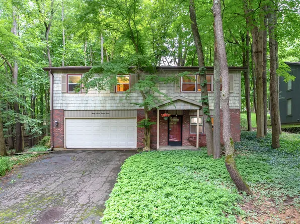 2727 Kensington Dr, Kalamazoo, MI 49008