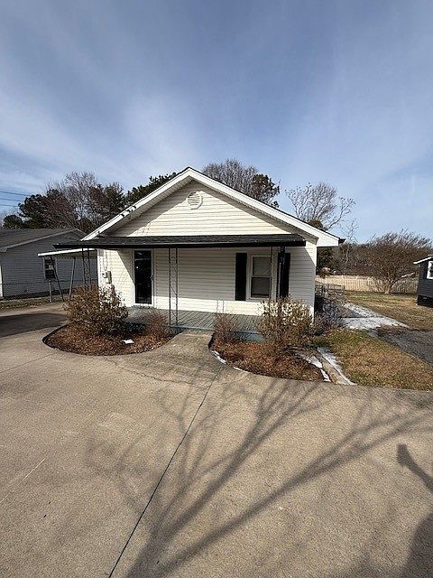 1st image of 113 Christopher St