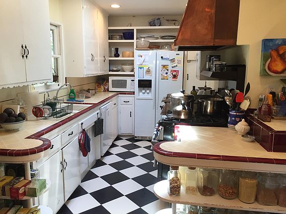 5th image of 550 Muskingum Pl