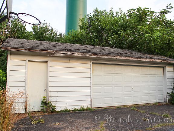 2nd image of 232 E South St