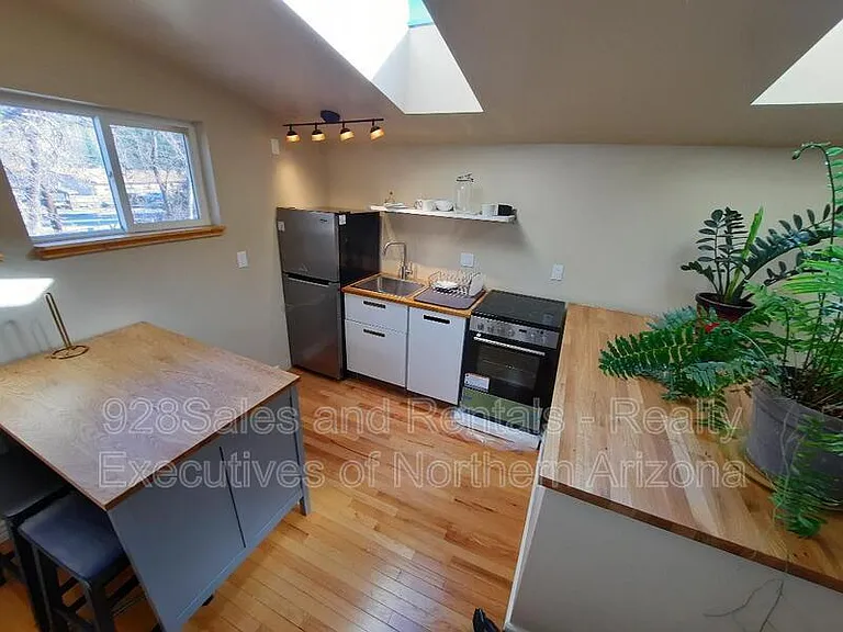 2304 N Talkington Dr — Photo 3