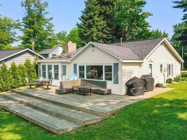 12243 E Houghton Lake Dr, Houghton Lake, MI 48629