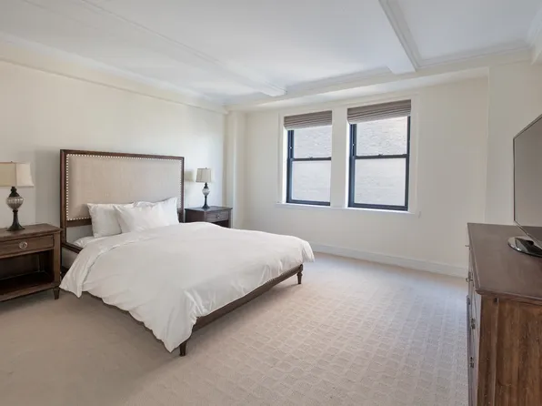 160 Central Park South image 5 of 13