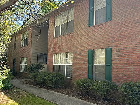 2nd image of 2528 College St #2549