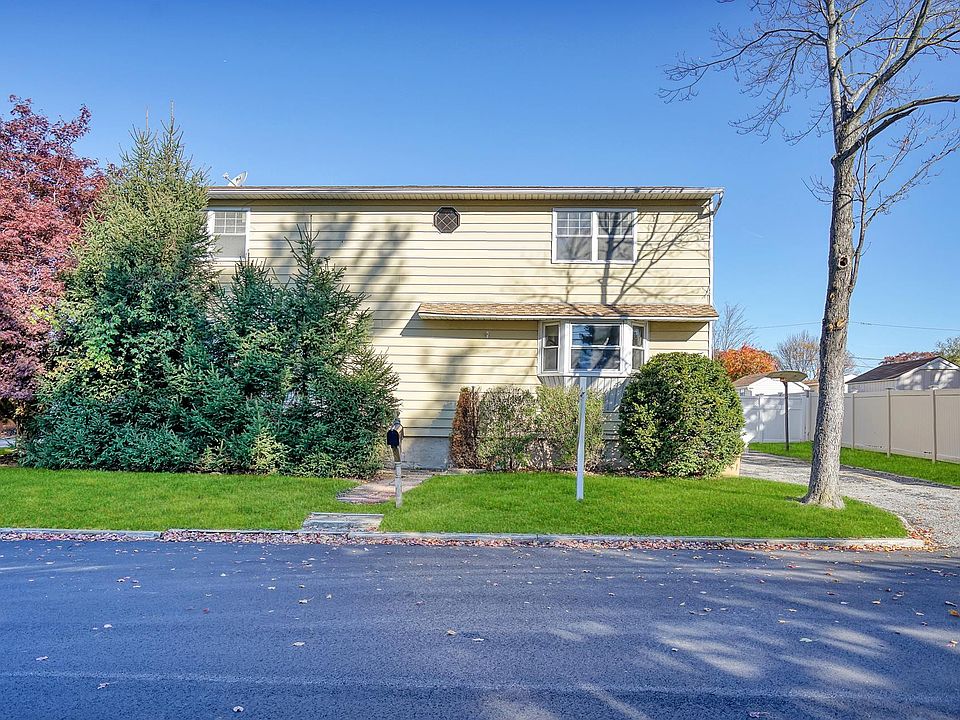 161 Peconic Ave, West Babylon, NY 11704 Zillow