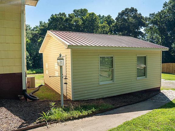 3rd image of 134 Pruitt Rd